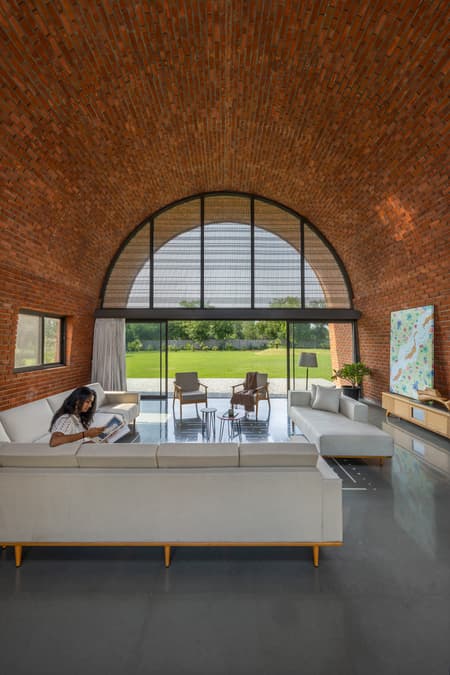 VAULT HOUSE - India